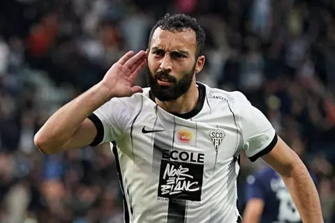 الدوري الفرنسي.. الجزائري عبدلي ينفي ادعاء الإصابة لكسر صيامه